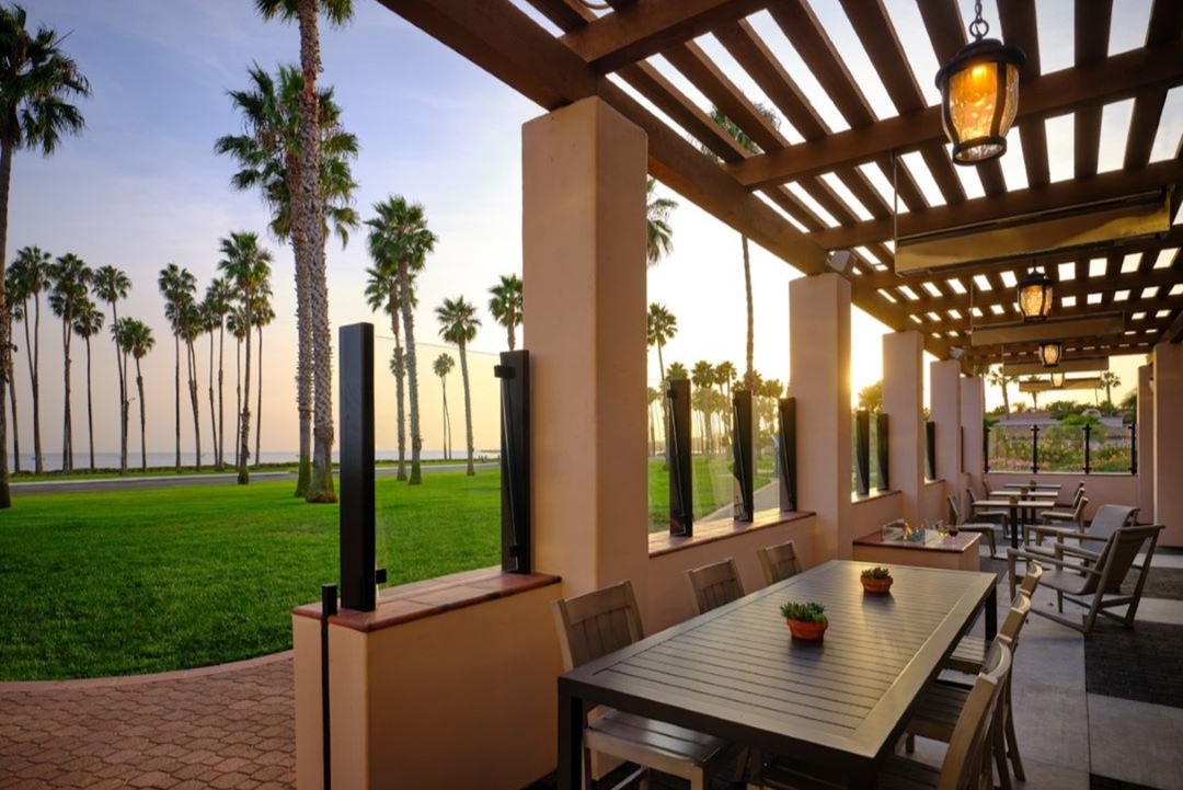 Hilton Santa Barbara Beachfront Resort outside dining view